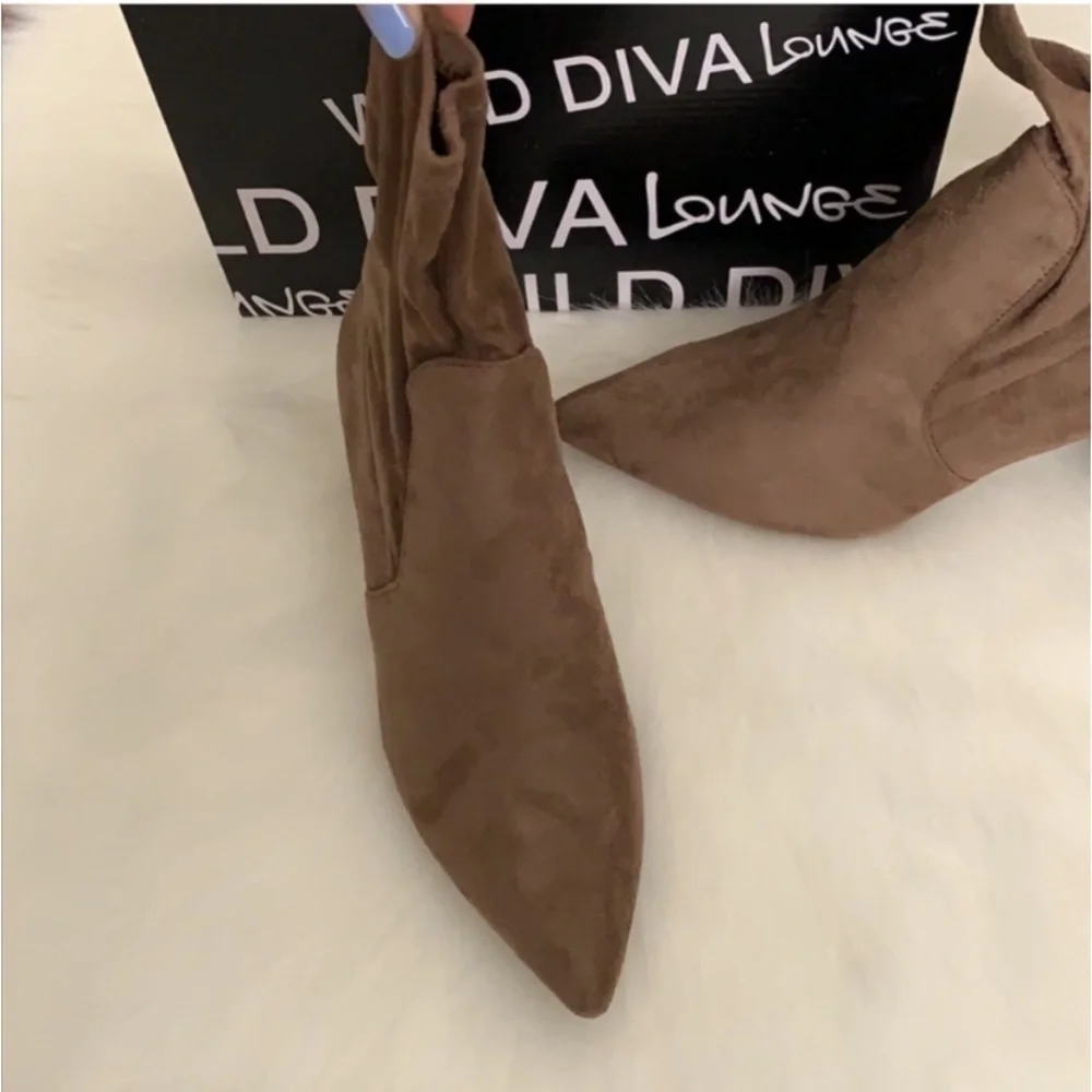 Wild Diva Lounge Pointed Toe Block Heel Boots